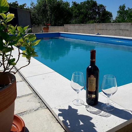 Apartments Angela Zbandaj Екстер'єр фото