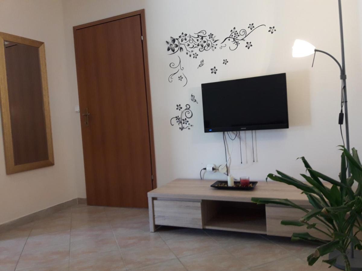 Apartments Angela Zbandaj Екстер'єр фото