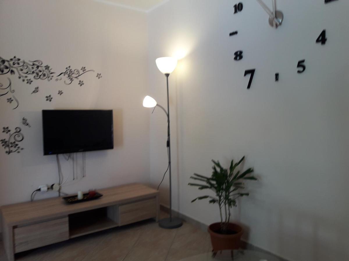 Apartments Angela Zbandaj Екстер'єр фото
