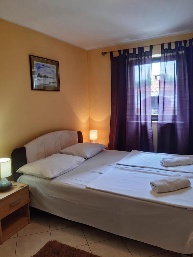 Apartments Angela Zbandaj Екстер'єр фото