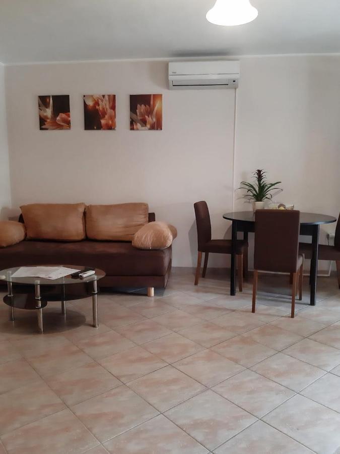 Apartments Angela Zbandaj Екстер'єр фото