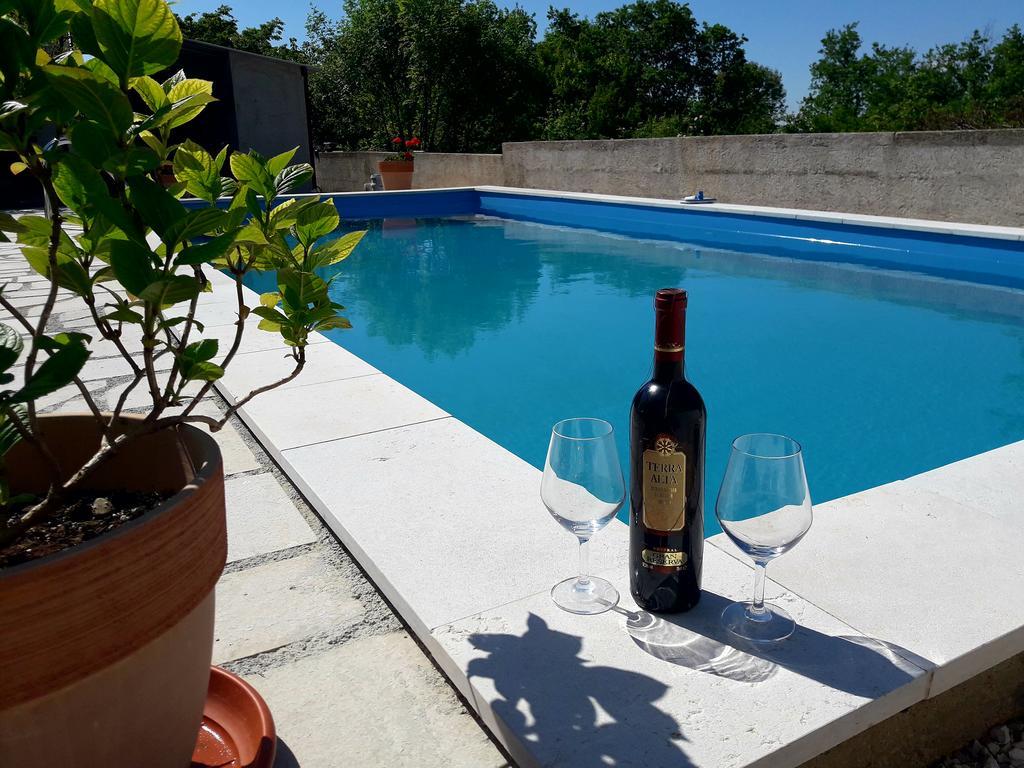 Apartments Angela Zbandaj Екстер'єр фото