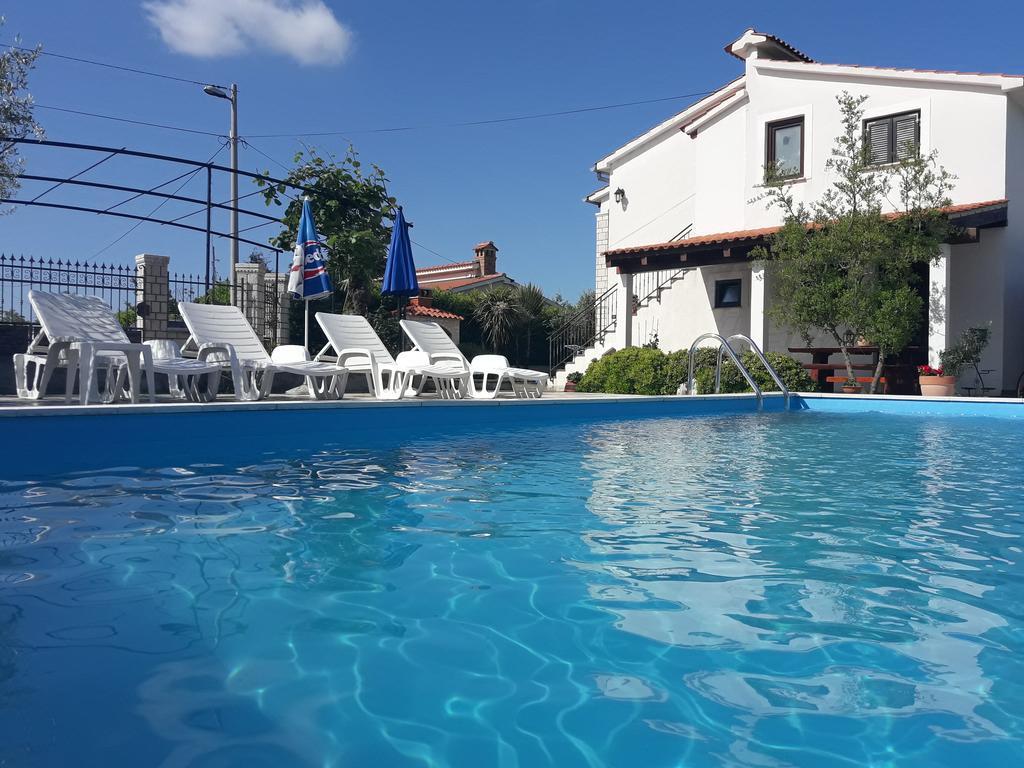Apartments Angela Zbandaj Екстер'єр фото