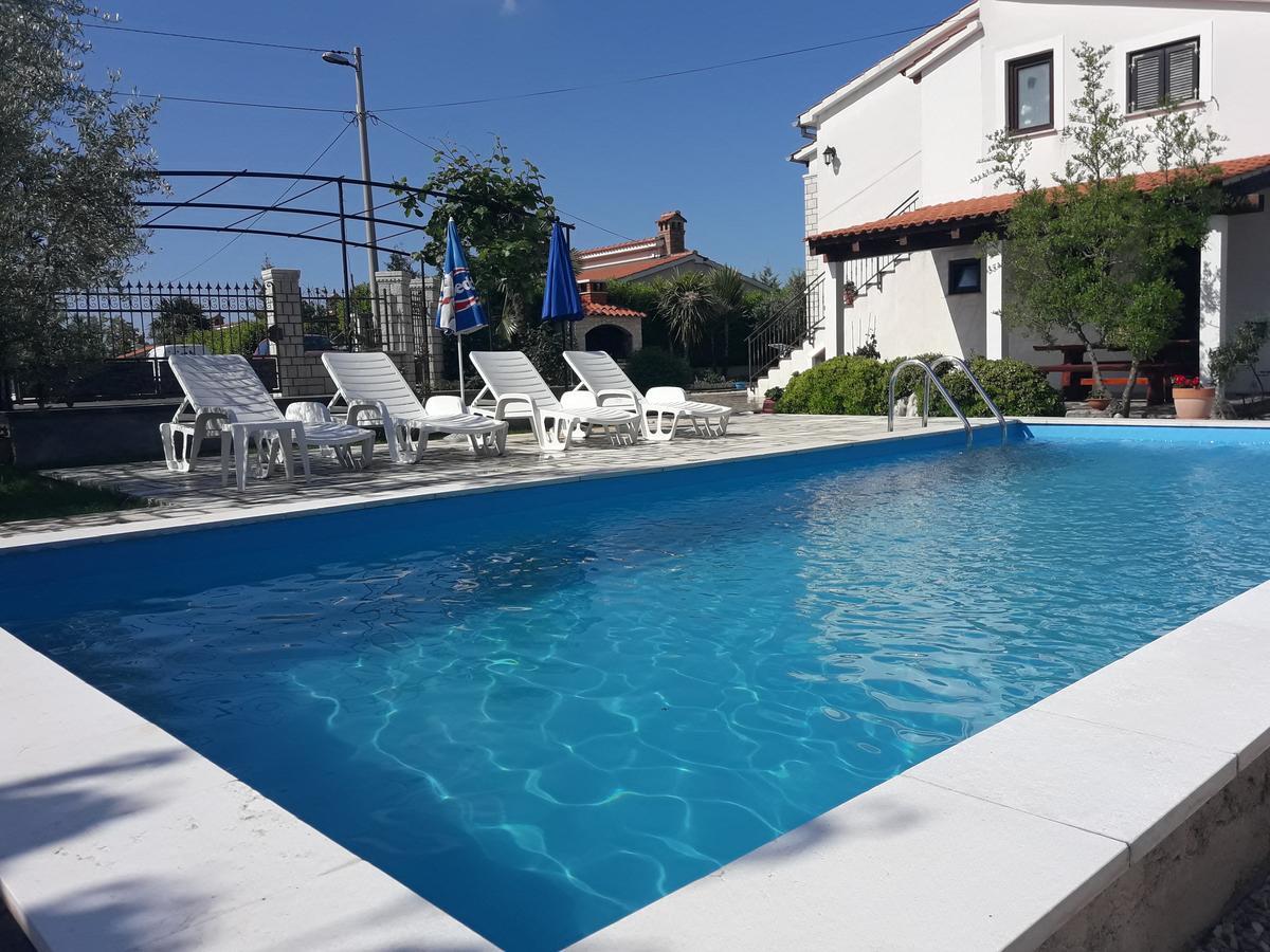Apartments Angela Zbandaj Екстер'єр фото