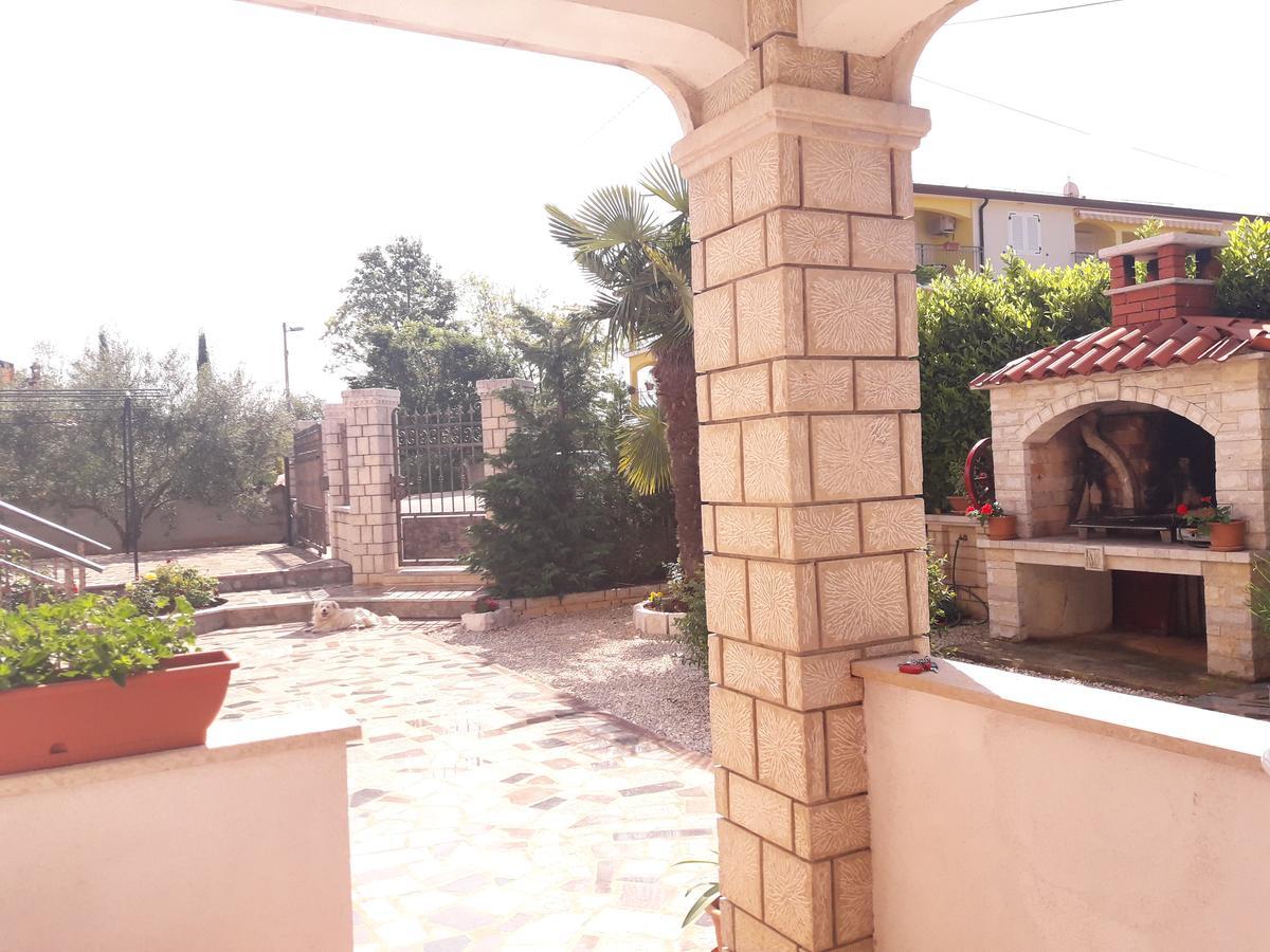 Apartments Angela Zbandaj Екстер'єр фото